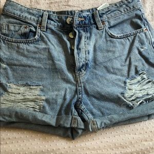 Divided denim shorts